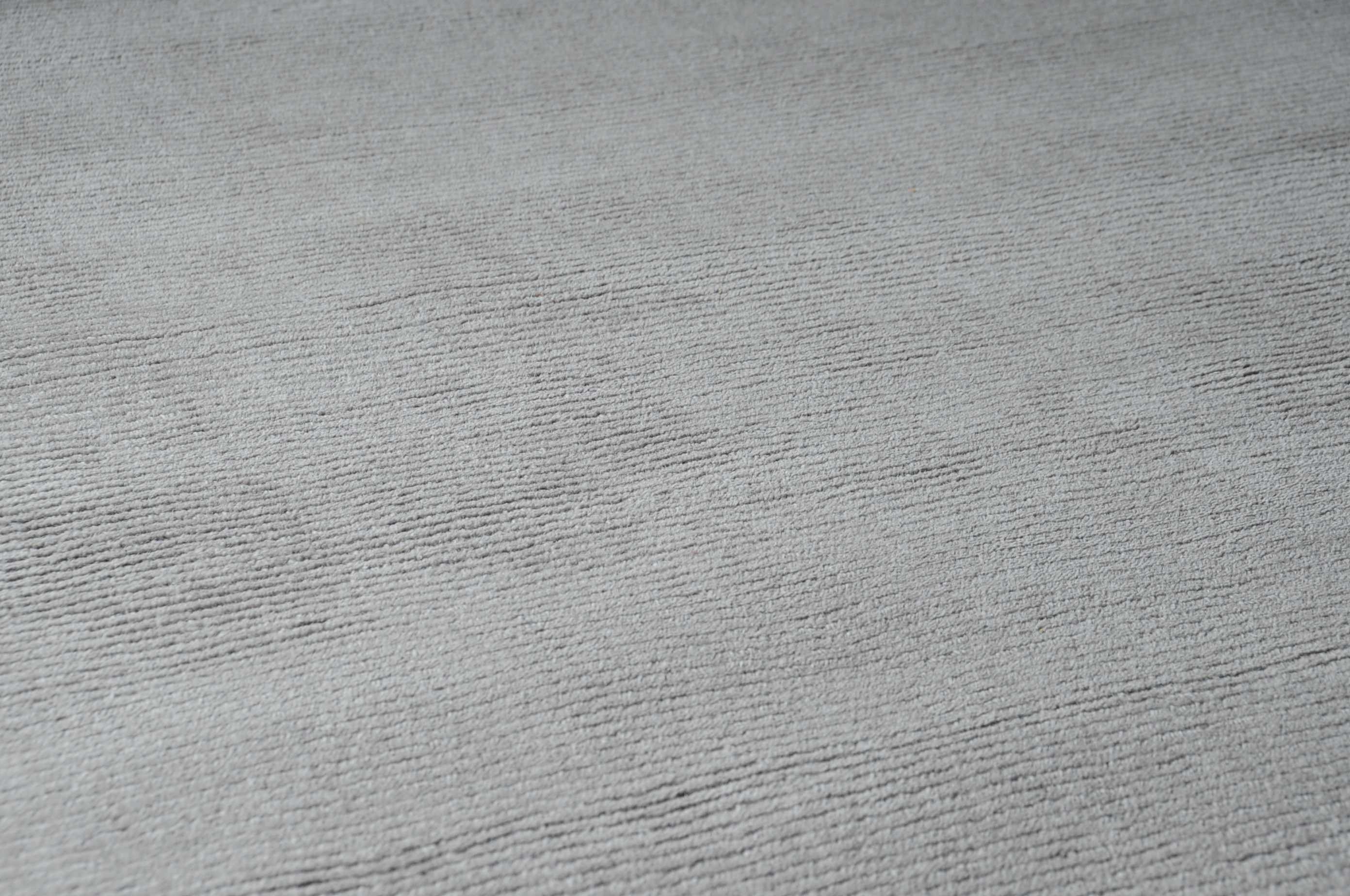 Brockton Solid Gray Wool Rug